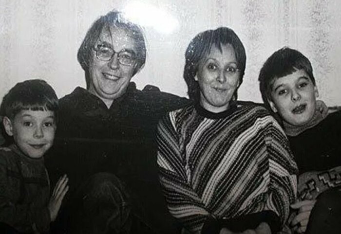 Эдуард Марцевич с женой и детьми. 