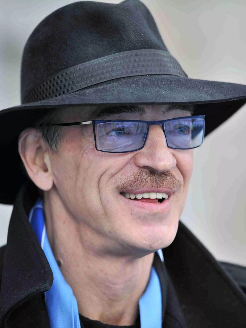 «Не имею права»: 76-летний Михаил Боярский стал дедом в пятый раз, а его сын скрывает новый брак и детей