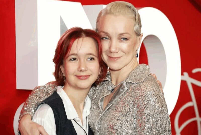 Дарья Мороз с повзрослевшей дочерью Анной.