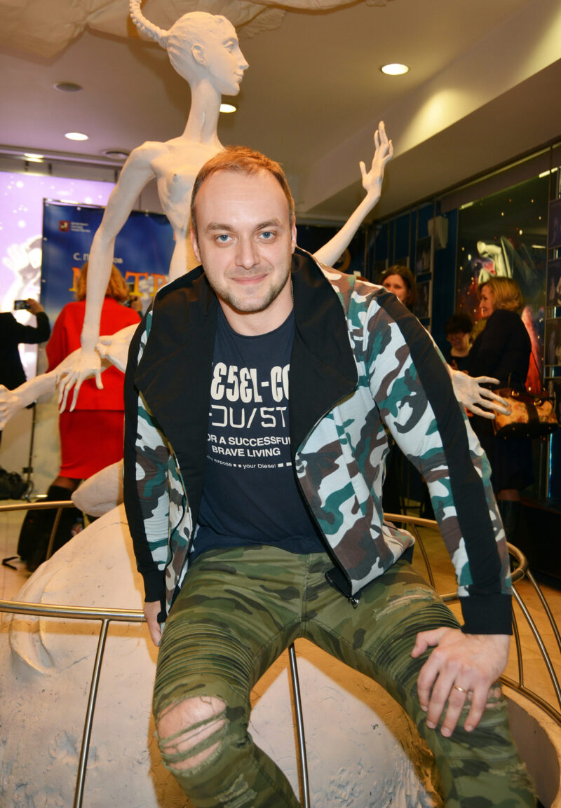 Максим Щеголев: от избитого подростка до актера-бунтаря, пережившего предательство и нашедшего счастье с Теоной Дольниковой