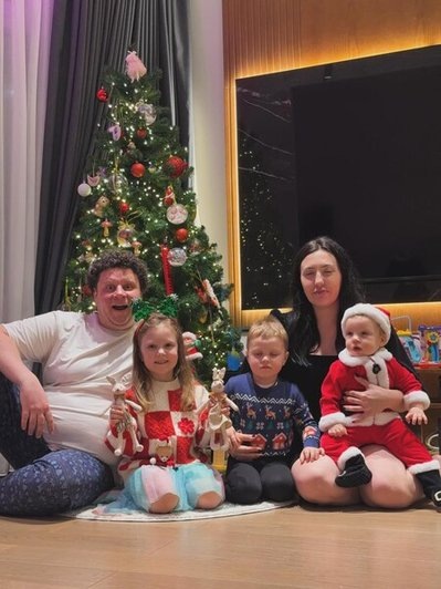 Евгений Кулик с женой и детьми: большая и дружная семья.