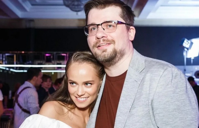 Гарик Харламов: от школьного хулигана до трижды женатого комика, пережившего скандалы и предательства