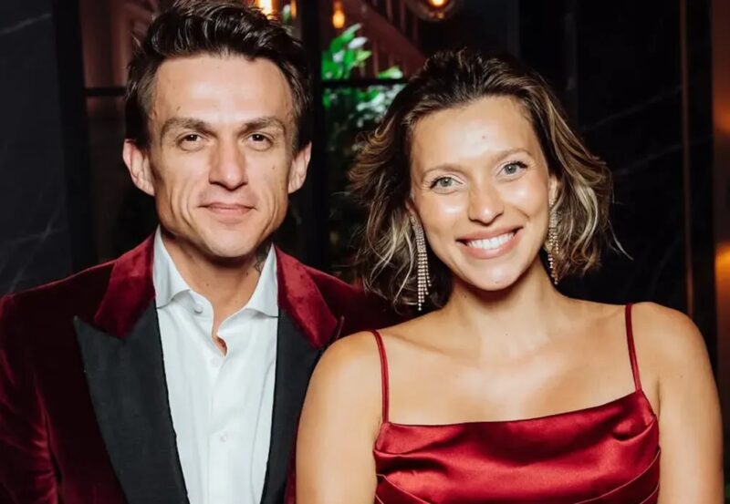 «А что ты сделала, чтобы он тебя не бил?» : Как 35-летняя Регина Тодоренко сохраняет медийность после опасного эксперимента с медом и шокирующих родов с 3-летним сыном