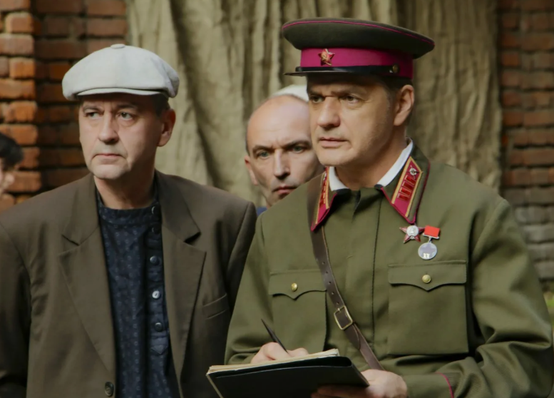 Константин Лавроненко в образе Сергея Репнина в сериале «Раневская»