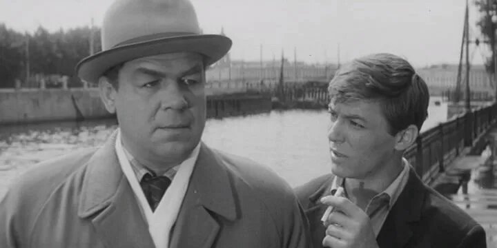 Александр Збруев в роли комсомольца Алёшина.