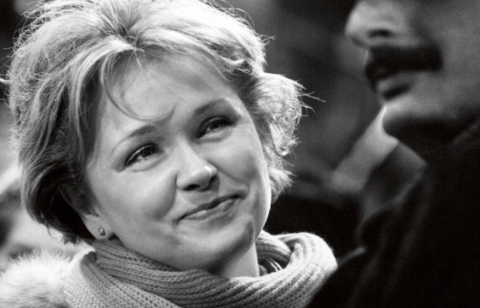 Людмила Гаврилова: от сорванца до звезды «Глухаря» — три года страсти с Мироновым и тайная борьба с недугами