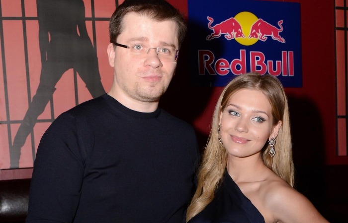 Гарик Харламов: от школьного хулигана до трижды женатого комика, пережившего скандалы и предательства