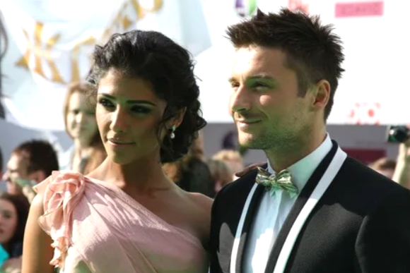 на фото Сергей Лазарев и Санта Димопулос