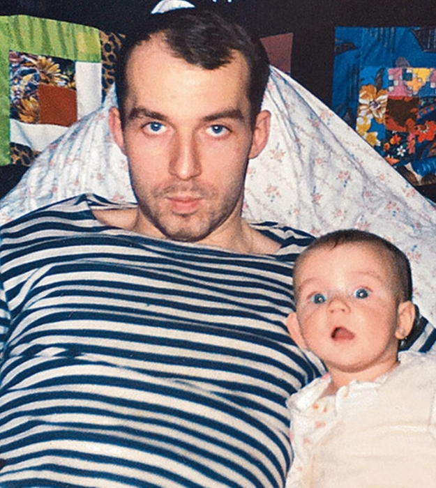 Тайны детства, проспанная война и 10 лет массовки: как Кирилл Полухин стал звездой