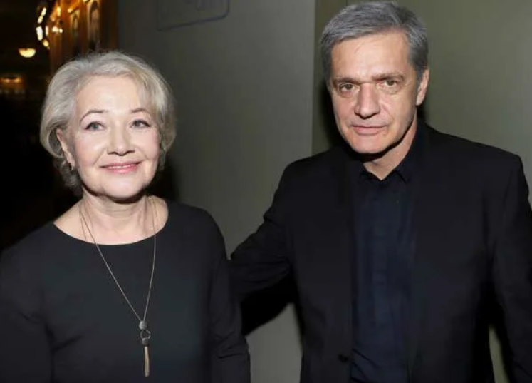 «Звездный час в 42»: как Народный артист Константин Лавроненко в 63 года стал дедушкой и получил всенародное признание