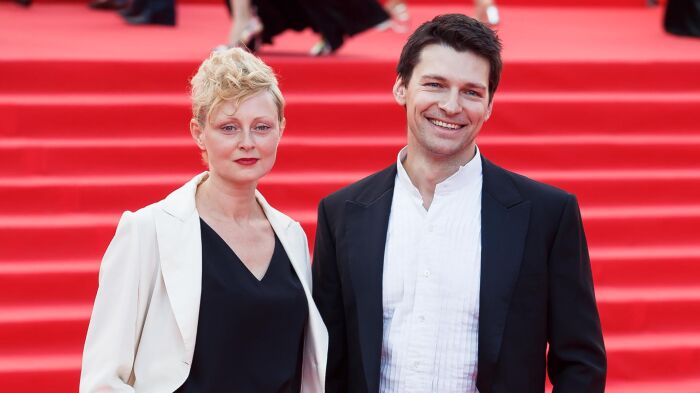 Красавцы российского кино: почему их избранницы не вписываются в голливудские стандарты?