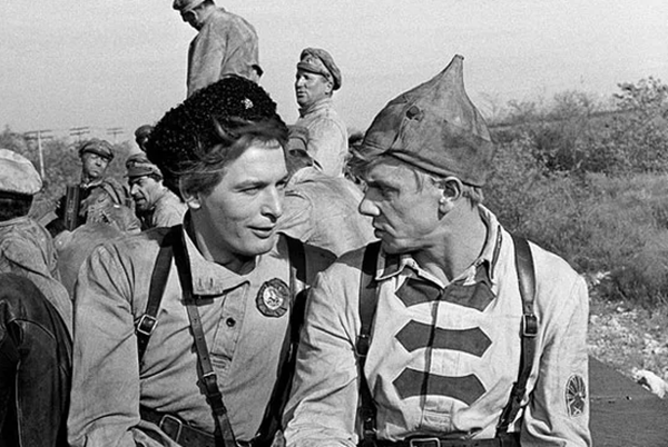 Георгий Юматов и Василий Лановой на съёмках фильма «Офицеры»