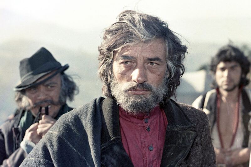 "Табор уходит в небо": Как сложились трагические судьбы актеров культовой ленты