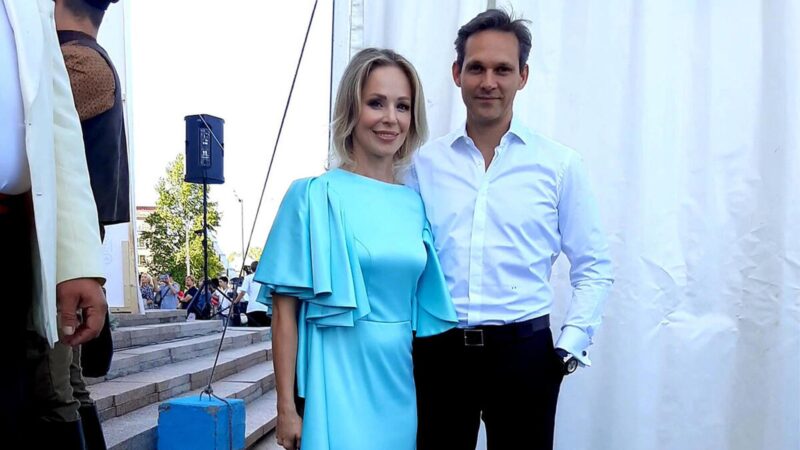 Звезда «Шести кадров» Ирина Медведева: муж-француз подозревает в «фильмах для взрослых» и не смотрит «Елки»