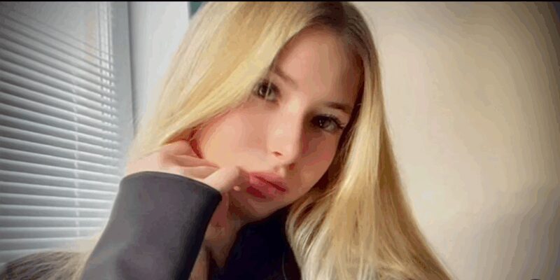 Семейный портрет Никиты Джигурды и Марины Анисиной с детьми.