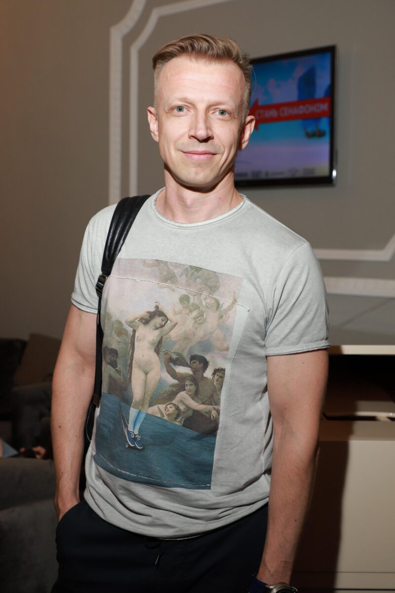 Антон Комолов: Вундеркинд из Бауманки, звезда MTV, скрывший развод и отдающий всё ради мечты сына