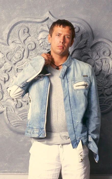 Развод Андрея Мерзликина: почему жена уехала за границу, оставив четверых детей с отцом