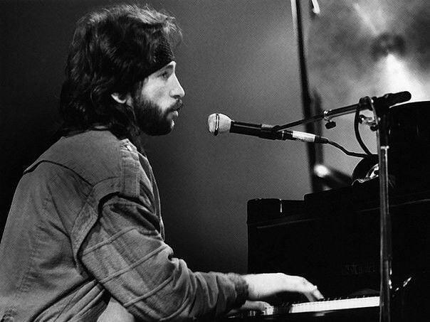 Игорь Тальков, чья судьба оборвалась слишком рано, оставив много вопросов.