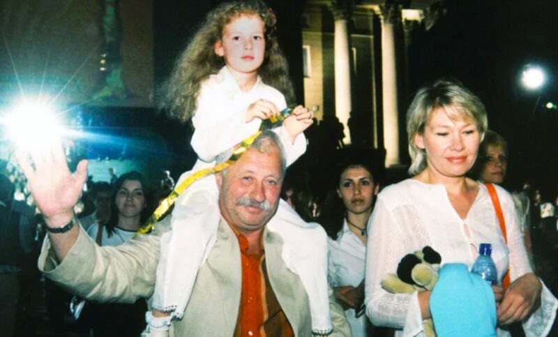 Семейный портрет: Леонид Якубович с Мариной Видо и дочерью Варварой.