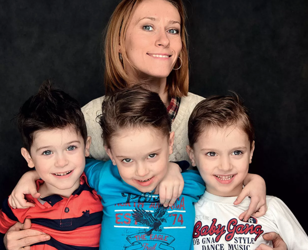 Мальчики унаследовали творческие способности и активно развиваются.