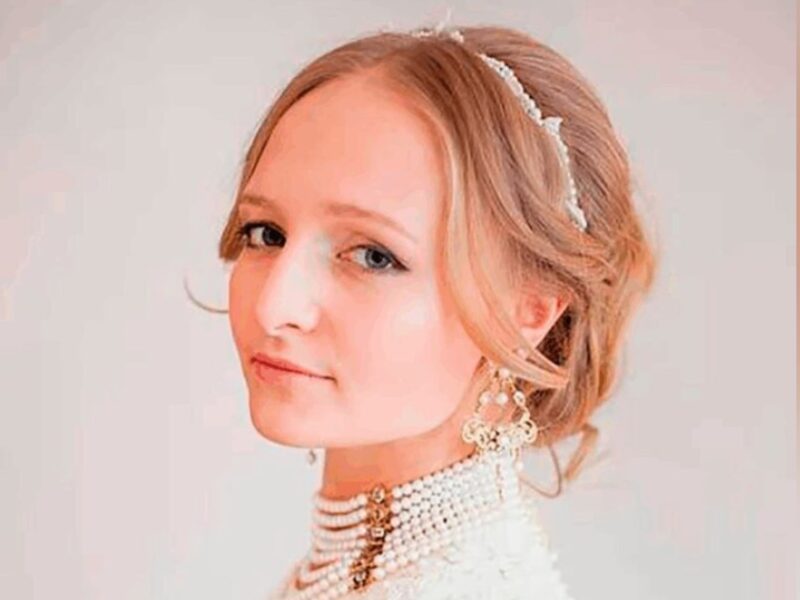 Катерина Тихонова в юные годы.