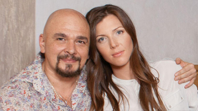 Молодые годы артиста, полные творческих поисков.