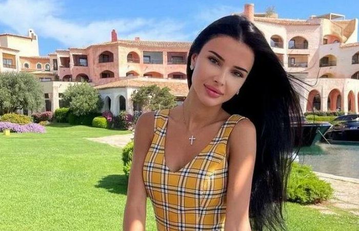 Золотая клетка или триумф расчёта: Как Яна Орфеева построила империю на своей красоте