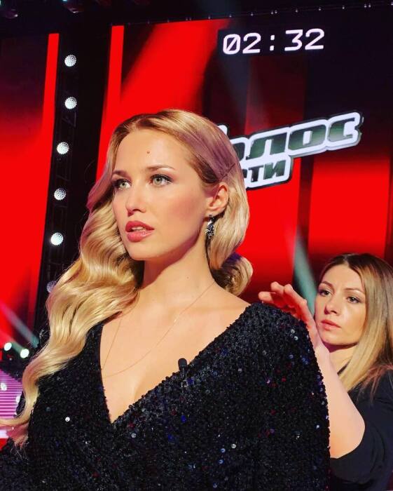 Три удара судьбы в 33 года : Аглая Шиловская пережила смерть отца, скрыла развод и тайно вышла замуж за 49-летнего актёра