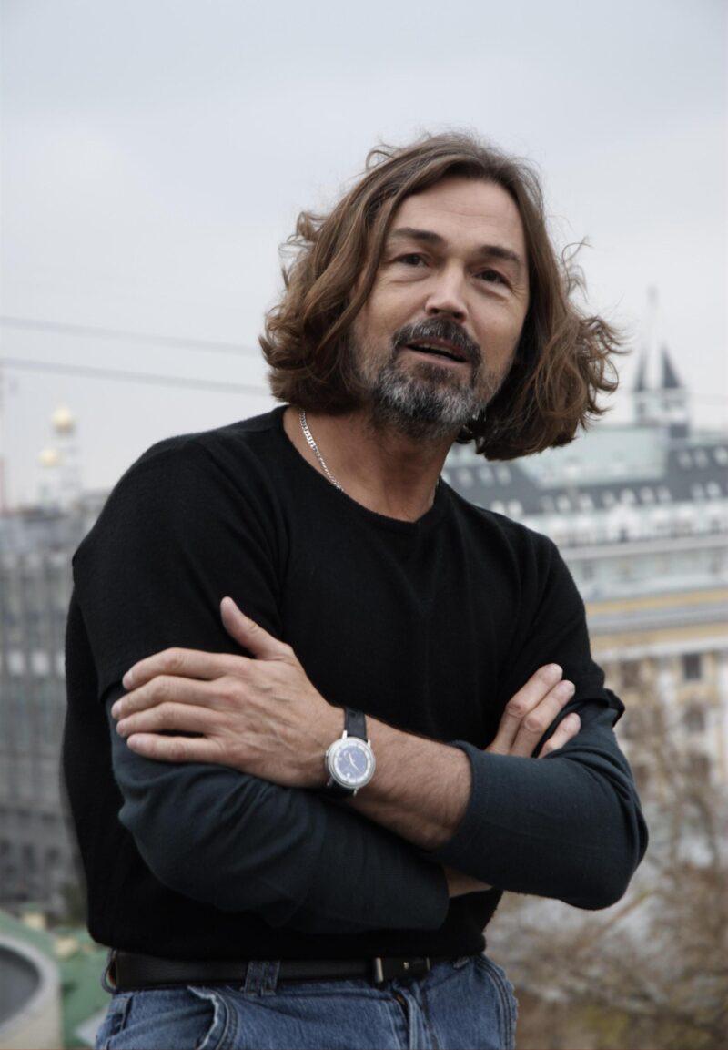 Две жены, семеро детей и «самая большая потерянная любовь»: бурная жизнь Никаса Сафронова