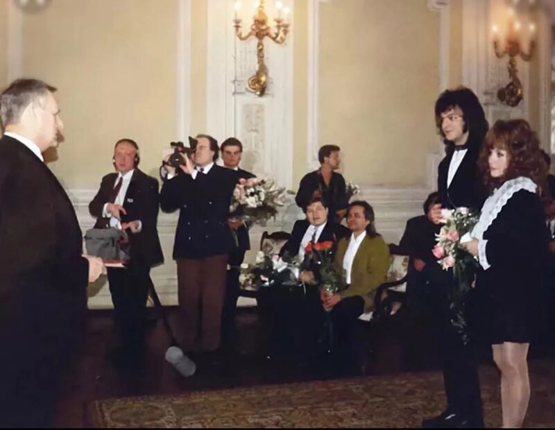 Регистрация брака Киркорова и Пугачёвой в 1994 году