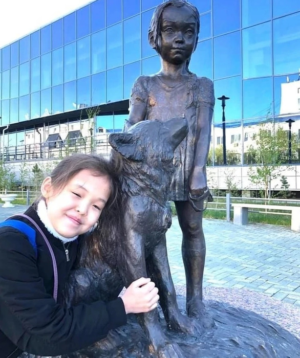 Чудо в сибирской тайге: как трехлетняя Карина Чикитова выжила 12 дней в диком лесу с верным щенком