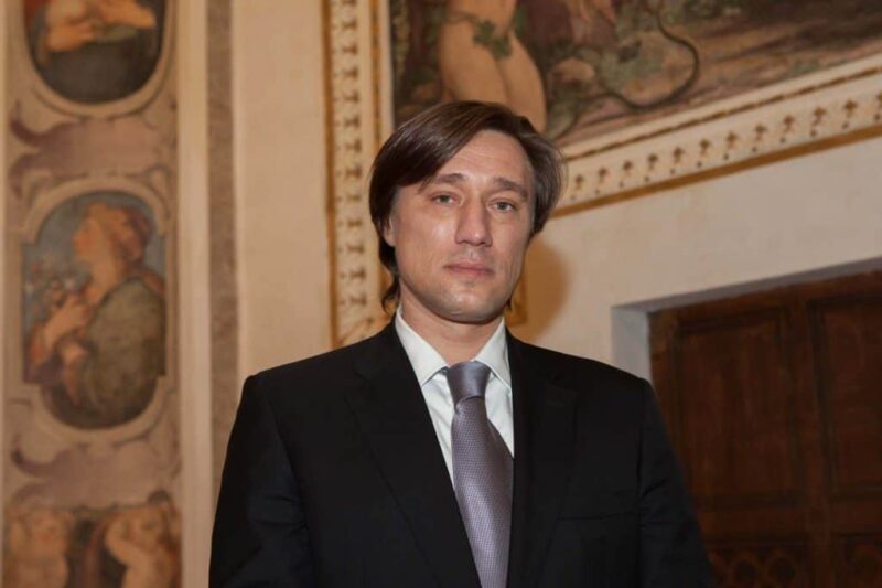 Молодой Сергей Матвиенко в начале своей предпринимательской деятельности.