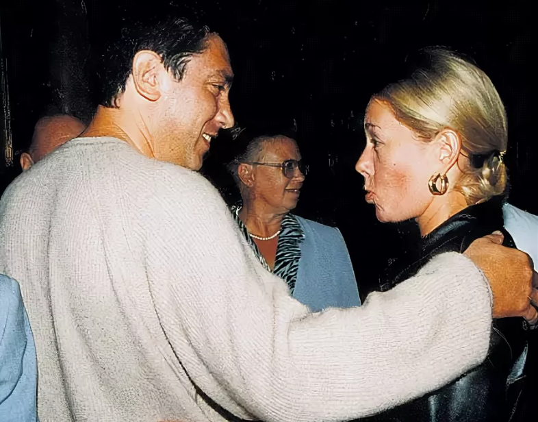 Борис Немцов в компании Арины Шараповой.