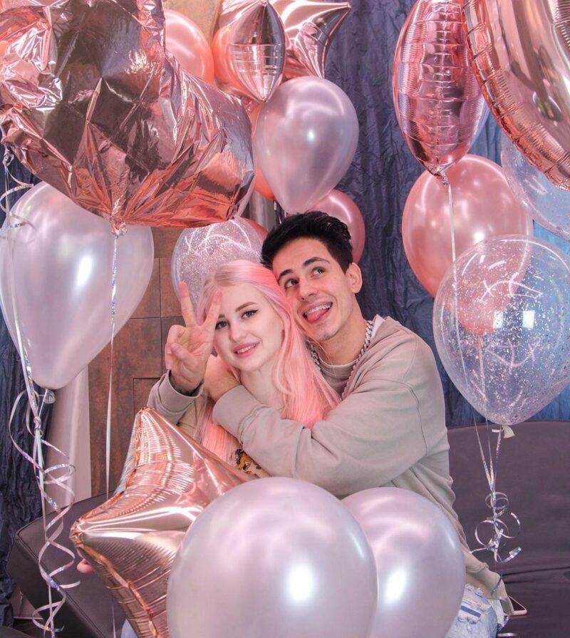 Диана Астер: от кукольного образа в соцсетях до борьбы с зависимостями и токсичной любовью