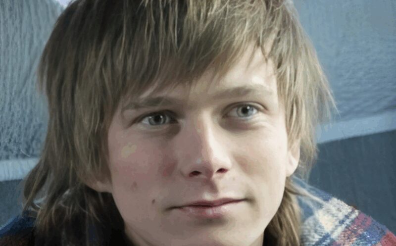 Актер Роман Курцын в образе детдомовца для драмы «Степные дети».