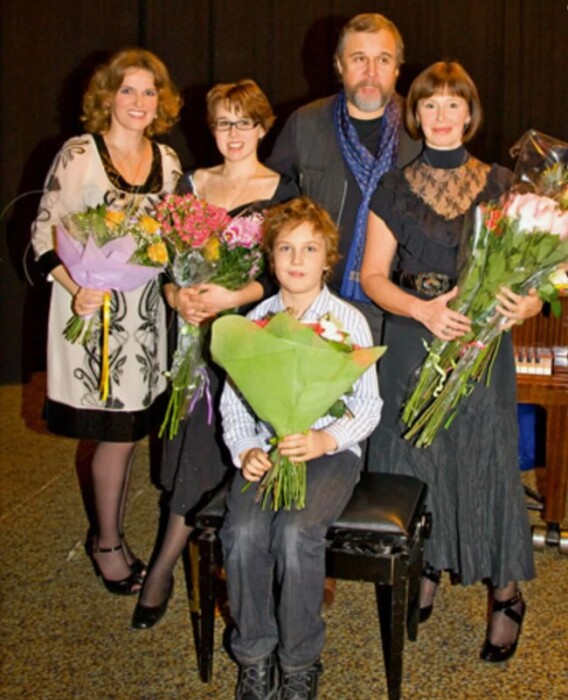 Евгения Симонова: как символ чистоты пережила роковую страсть, борьбу с болезнью и спасла чужого ребёнка