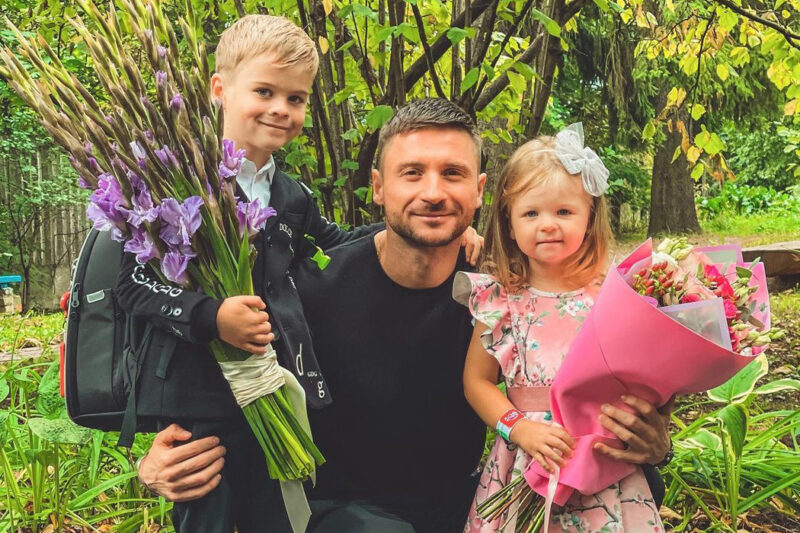 Дважды скрывал детей и пережил смерть брата : Сергей Лазарев: почему в 43 артист ни разу не был женат и что сказала «Натальная карта»