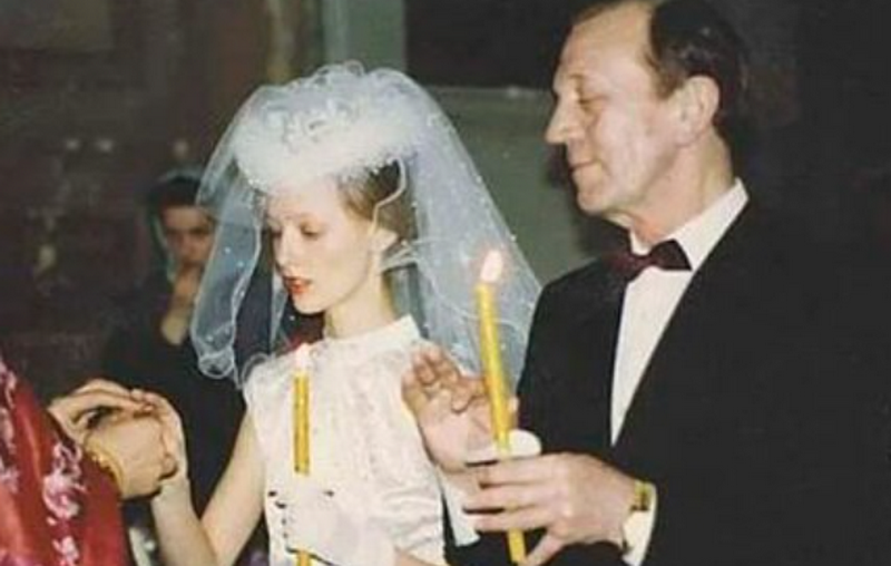 Трогательный момент венчания Юлии и Анатолия Ромашина, несмотря на все пересуды.