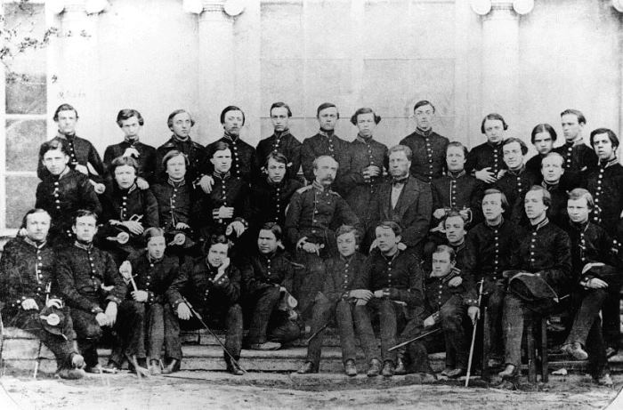 Она пережила сиротство в 4 года и потерю дочери: как мать великого композитора воспитала семерых детей, но не увидела его триумфа