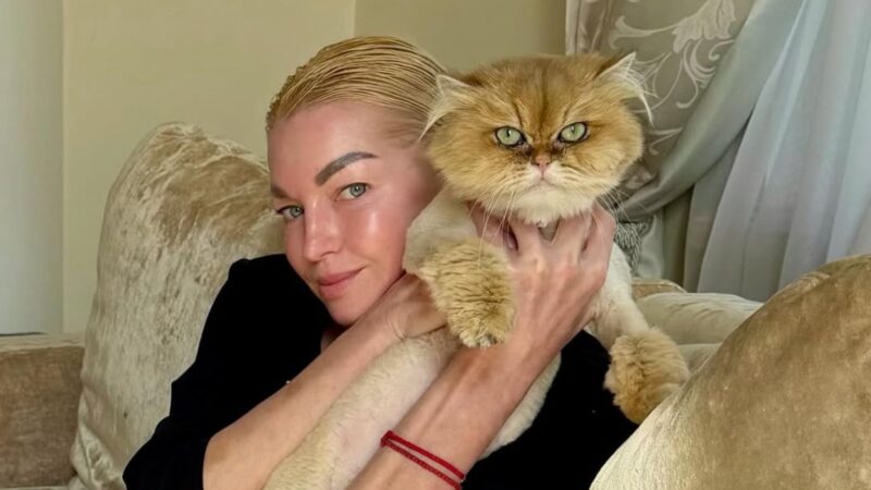 Анастасия Волочкова ответила хейтерам новой песней: от балерины до Примадонны