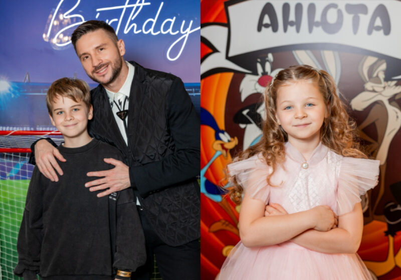 на фото Сергей Лазарев с сыном Никитой и дочкой Аней