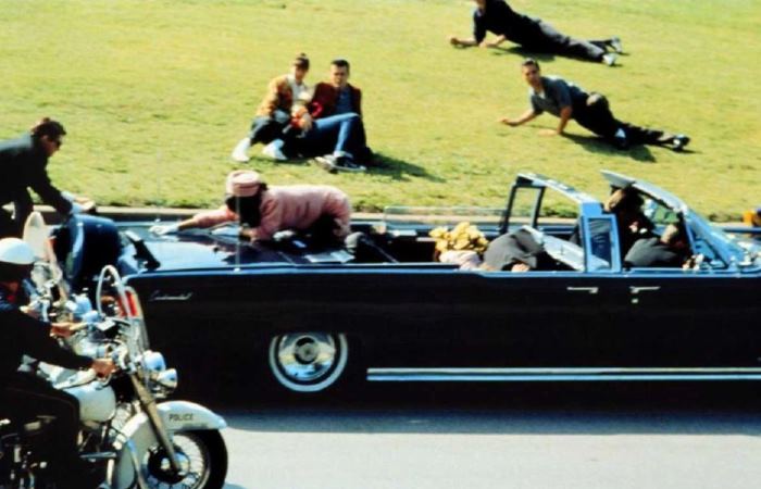 Роковой Lincoln Continental: как лимузин Кеннеди стал свидетелем убийства и изменил историю