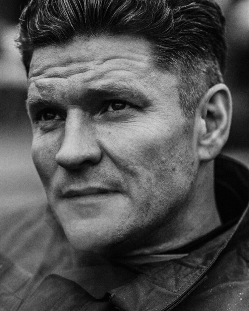 Элли Бикеева: эффектная блондинка, предпочитающая оставаться в тени звездного мужа.