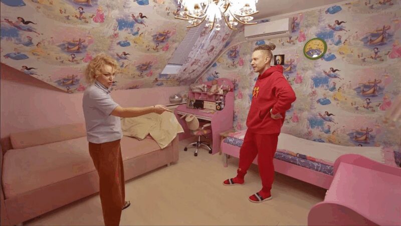 Моё место силы: как Алла Довлатова создала дом 1956 года, где четверо детей спят на морозе, а она «чувствует себя моложе»