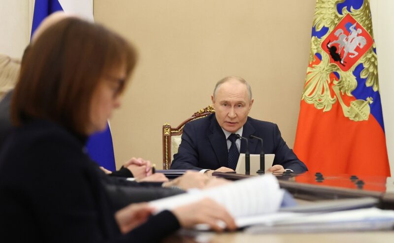 Кремлевская тревога: Делягин испугался слов Путина о рабочих местах и будущем экономики
