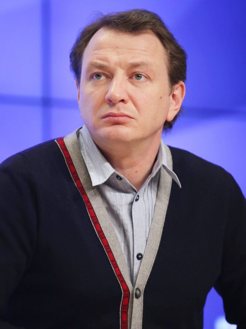 «Меня Аська делает моложе»: Марат Башаров и новая любовь на фоне старых обвинений