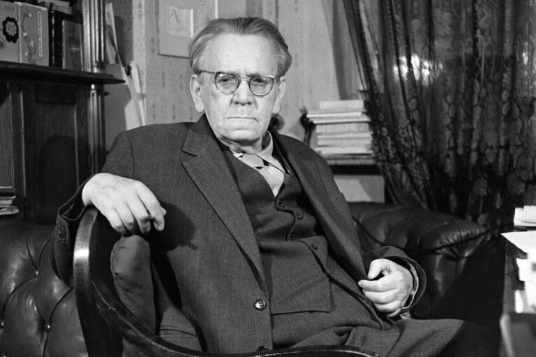 Самуил Маршак: человек, чья биография была полна скрытых смыслов.