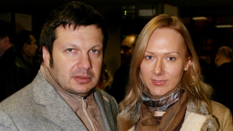 Телеведущий в студии одной из своих программ