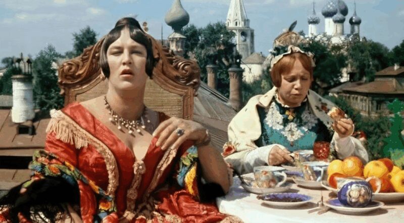 Нонна Мордюкова в кадре из фильма «Женитьба Бальзаминова», демонстрируя свою «дающую душу» и на экране.