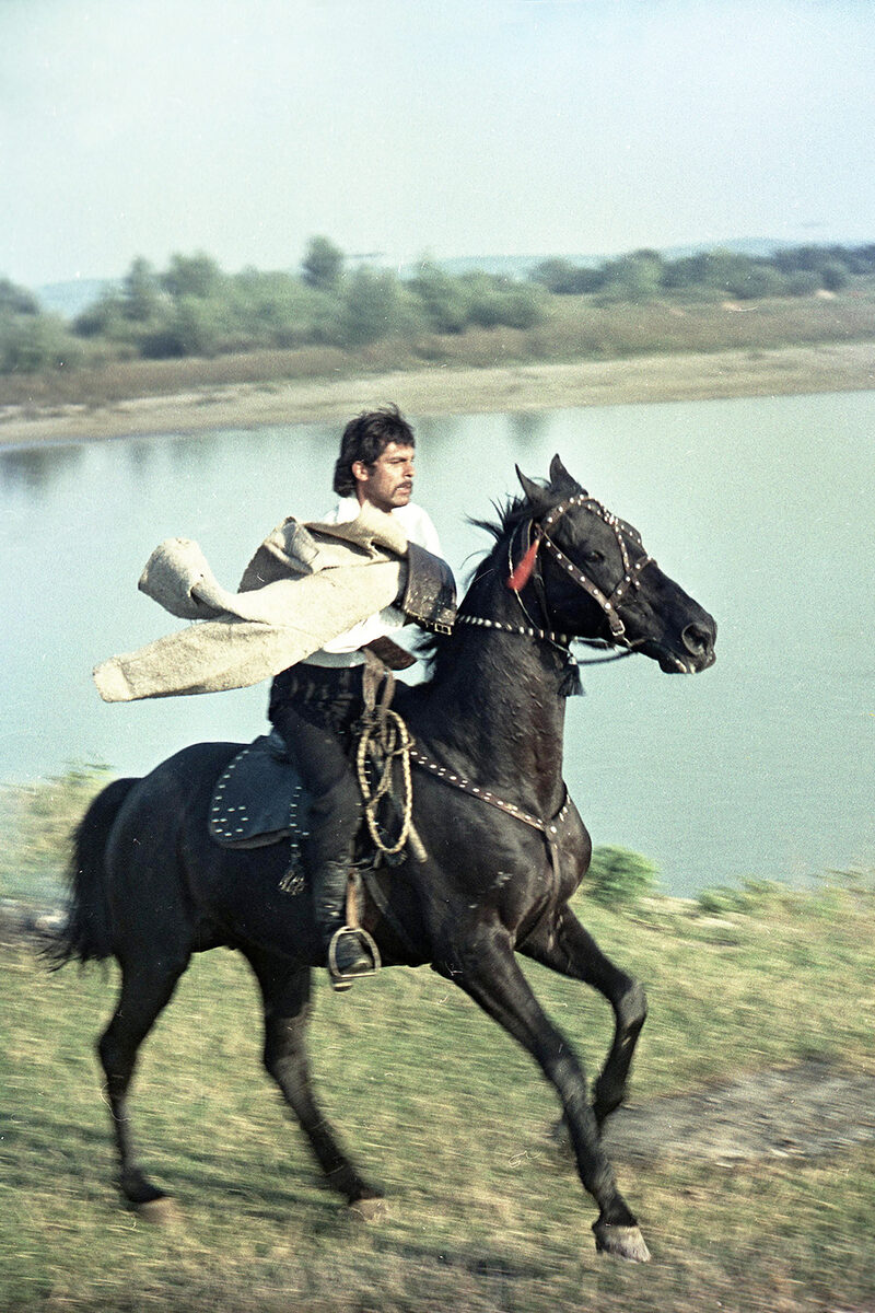 "Табор уходит в небо": Как сложились трагические судьбы актеров культовой ленты